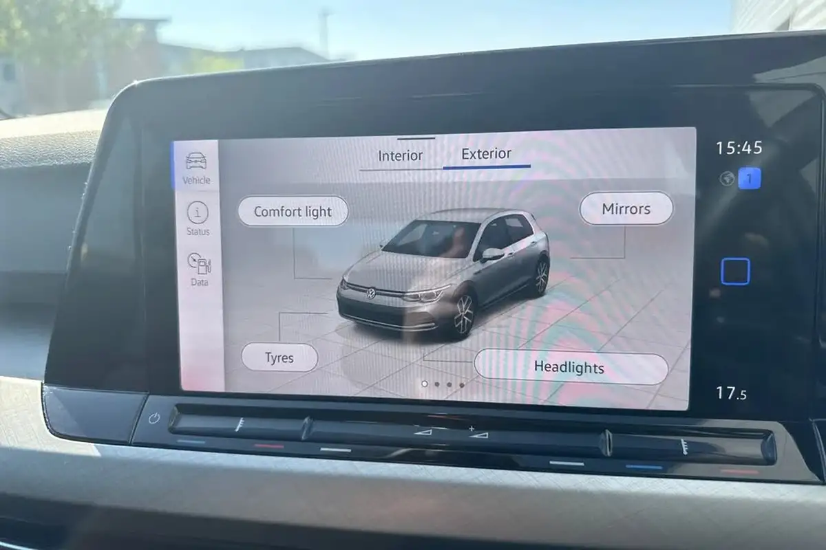 2022-volkswagen-golf-10-tsi-life-hatchback-big-53