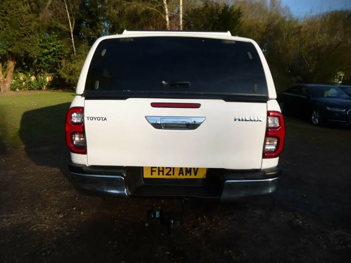 2021-toyota-hi-lux-24d-4d-invincible-150hpeu6d-auto-big-4