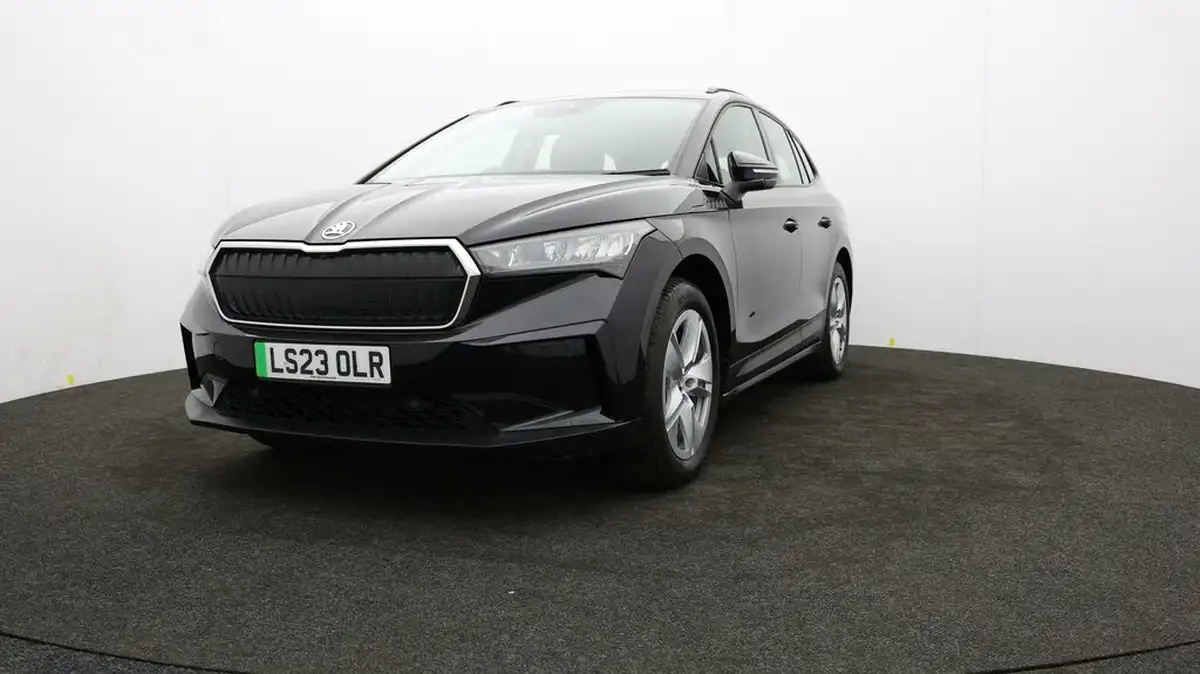 2023-skoda-enyaq-e-60-big-49