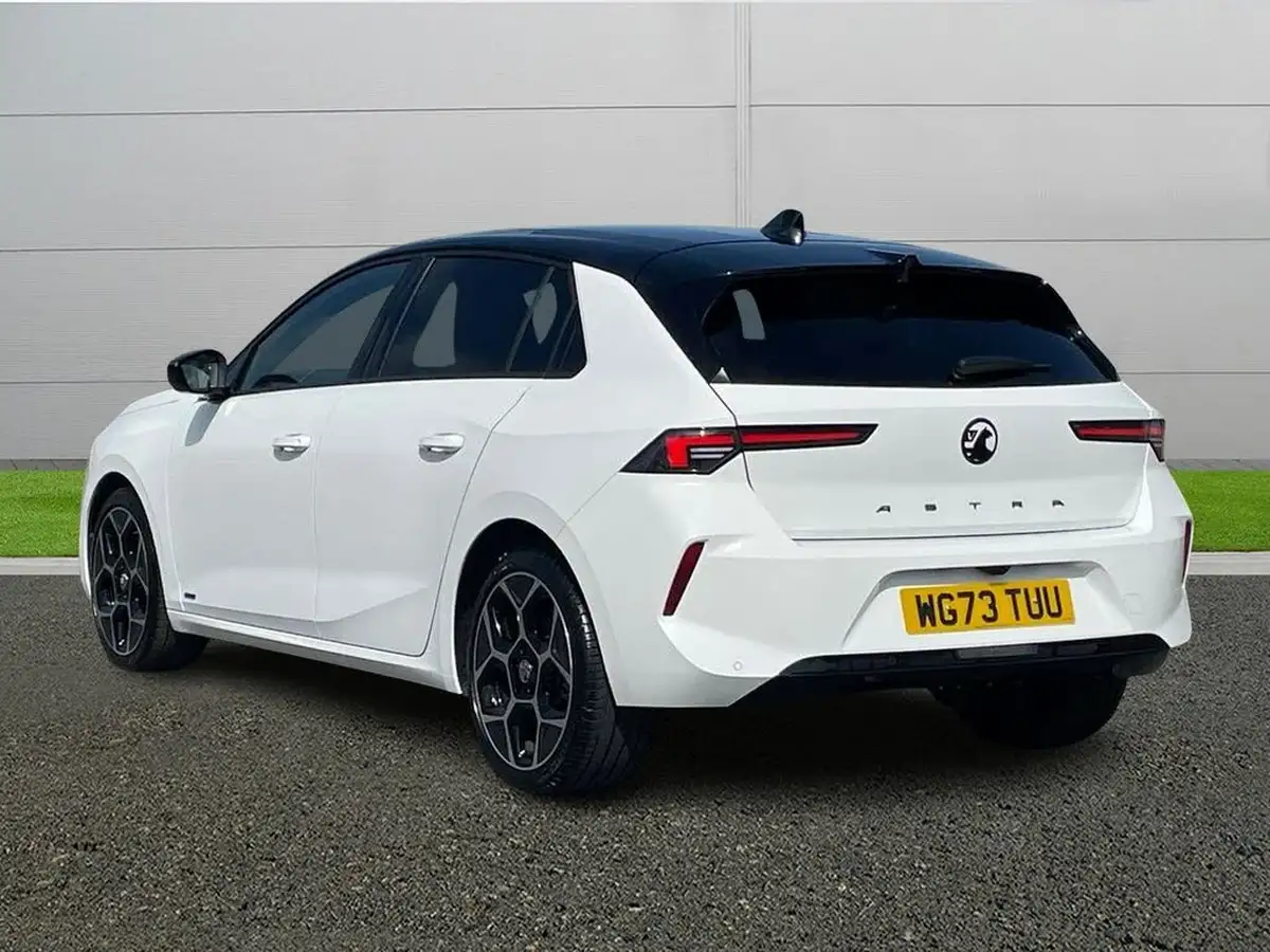2023-vauxhall-astra-12-turbo-ultimate-hatchback-auto-big-4
