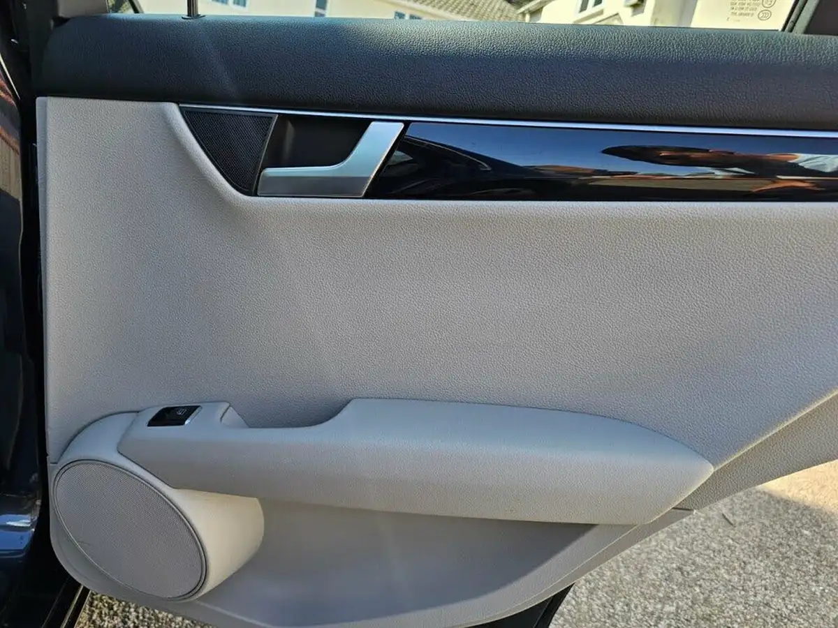 2013-mercedes-benz-c-class-21cdi-c220-cdi-executive-se-170bhp-saloon-4d-7g-tronic-plus-big-34