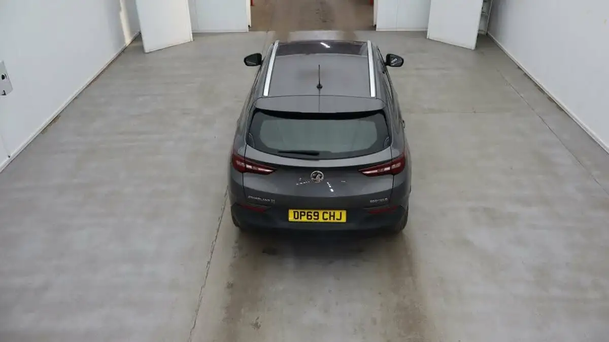 2020-vauxhall-grandland-x-15td-se-big-11