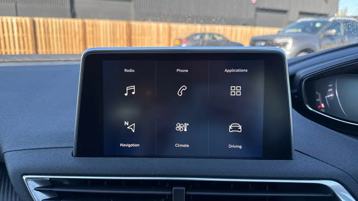 2021-peugeot-5008-suv-12-puretech-active-premium-big-11