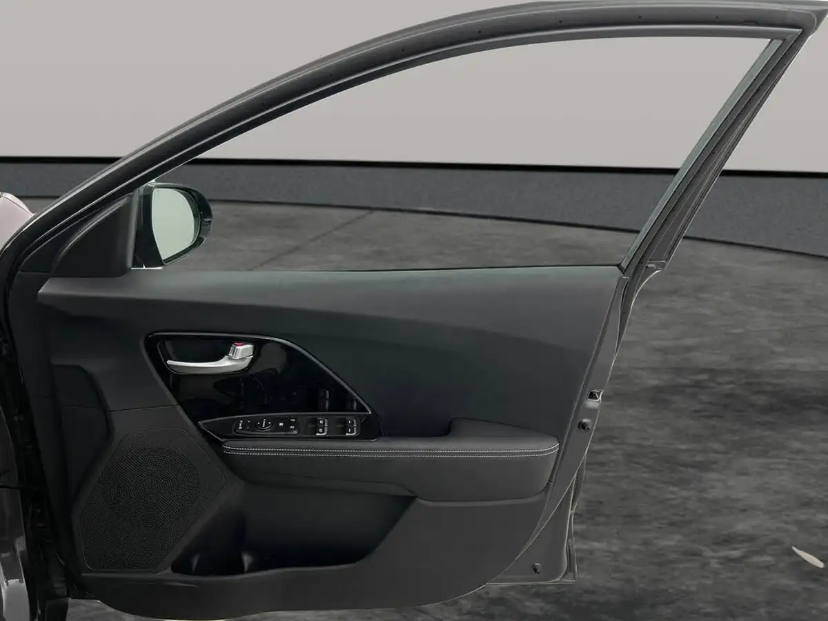 2021-kia-e-niro-ev-3-big-17