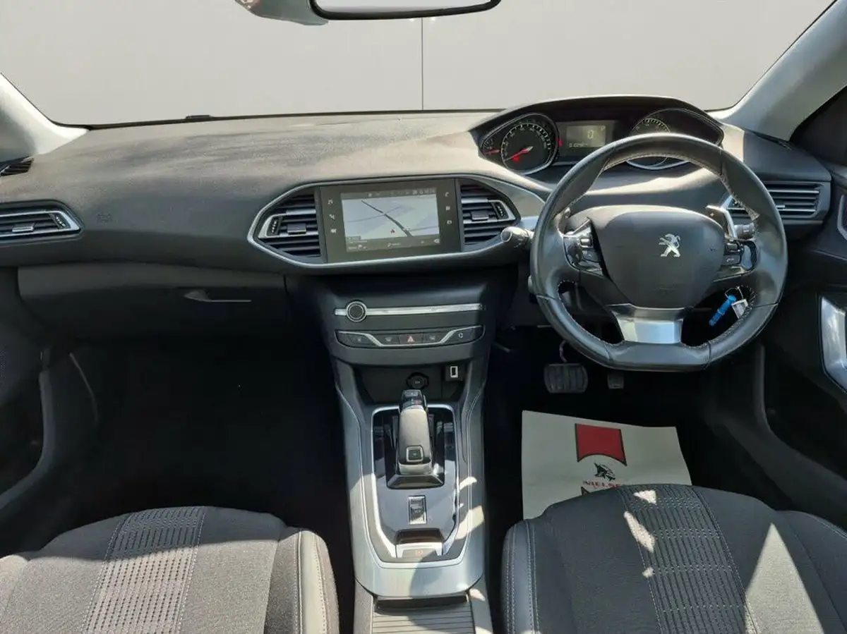 2019-peugeot-308-12-puretech-allure-130bhp-eat8-big-3