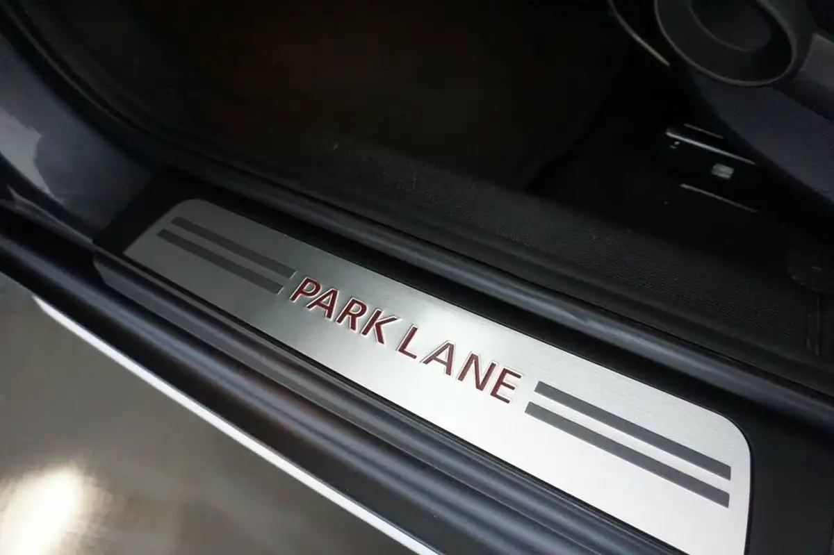 2015-mini-countryman-16-cooper-s-park-lane-edition-all4-big-16