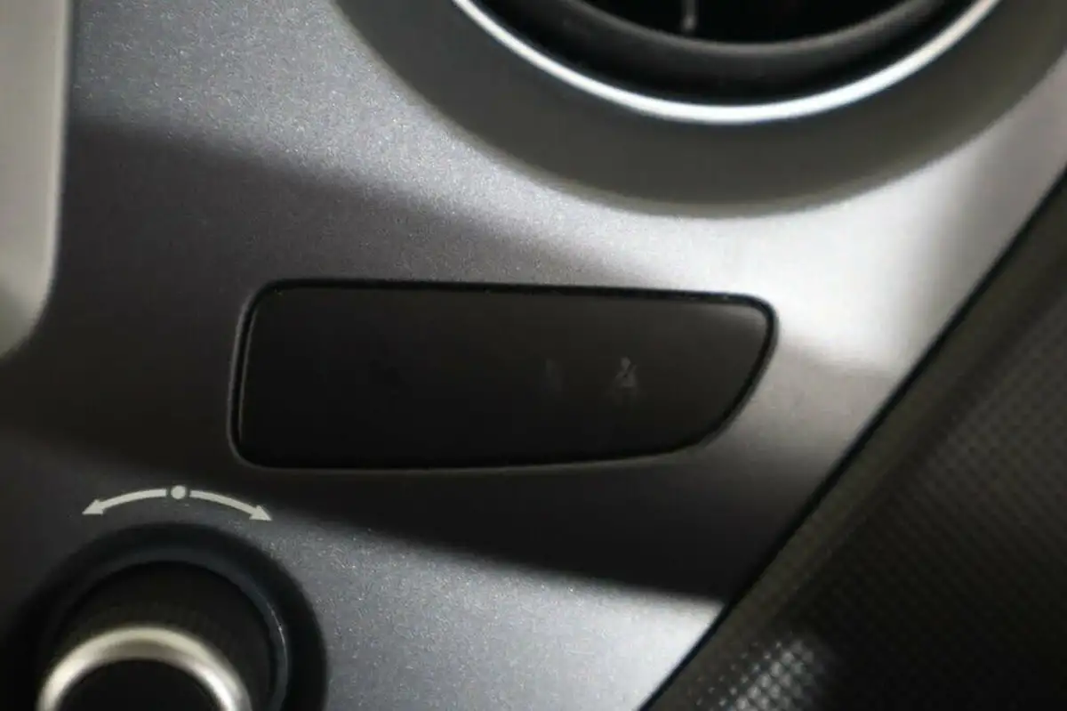 2018-hyundai-i10-10-go-se-66ps-big-26