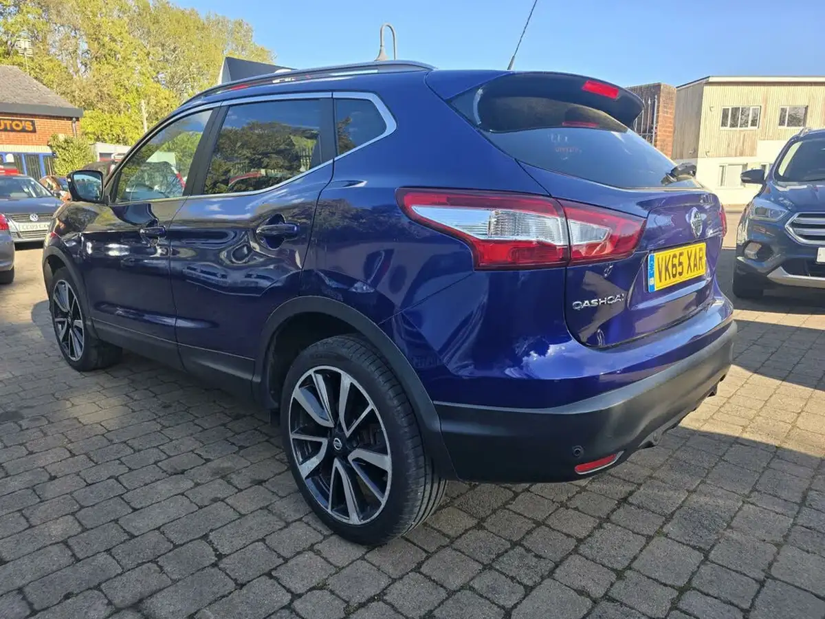 2015-nissan-qashqai-16dci-tekna-xtronic-cvt-big-5