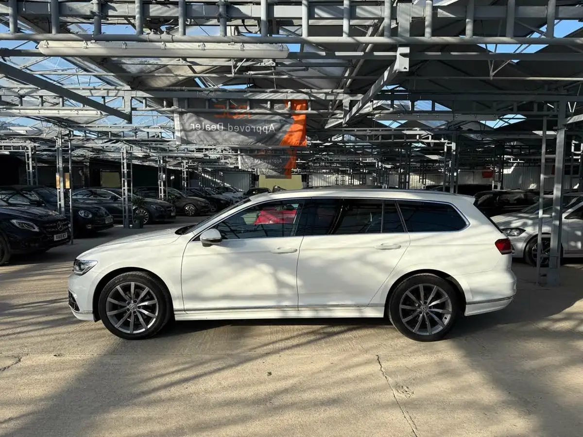 2019-volkswagen-passat-15-tsi-r-line-estate-5d-big-12