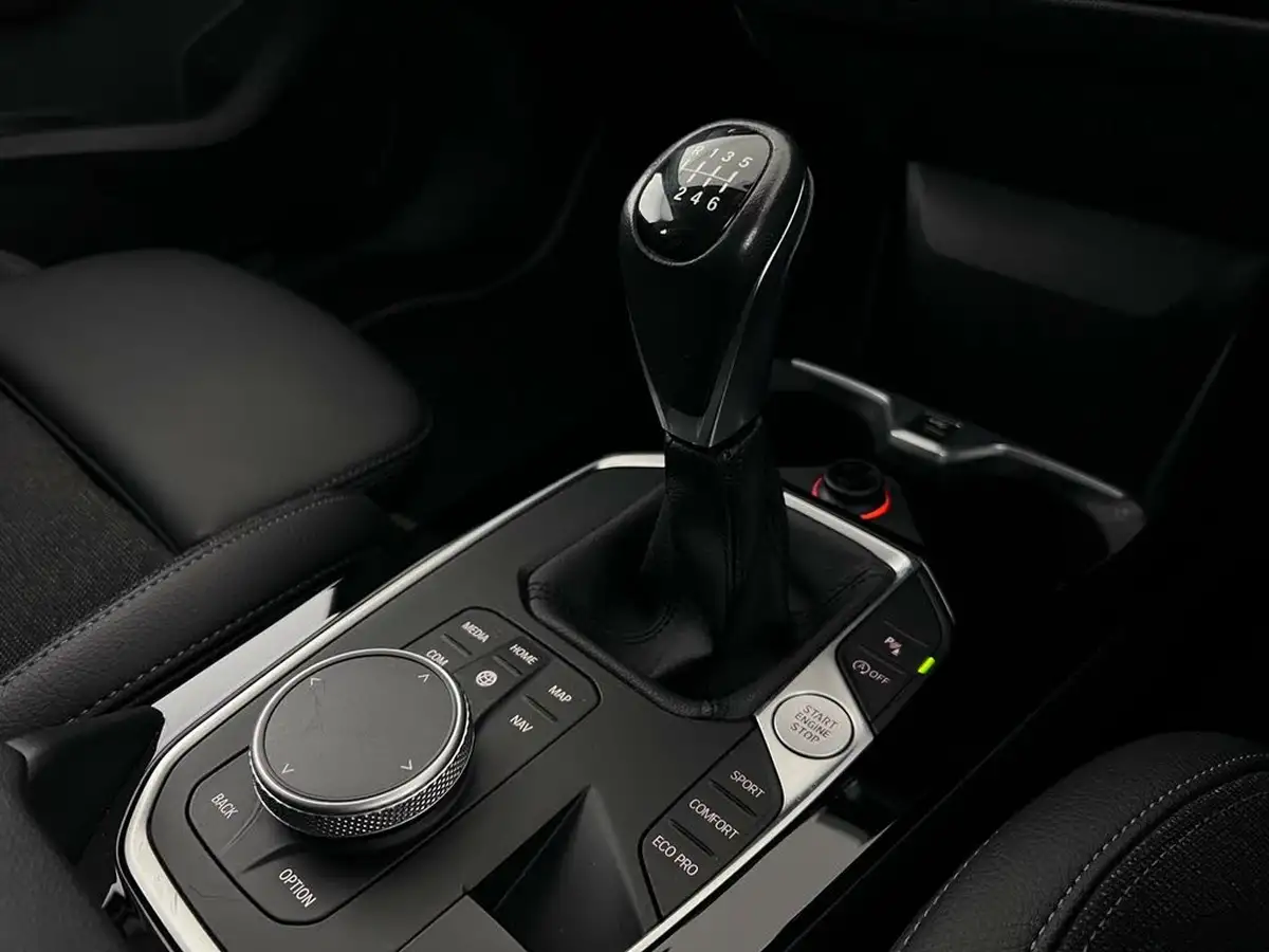 2021-bmw-1-series-15-118i-sport-lcp-big-34