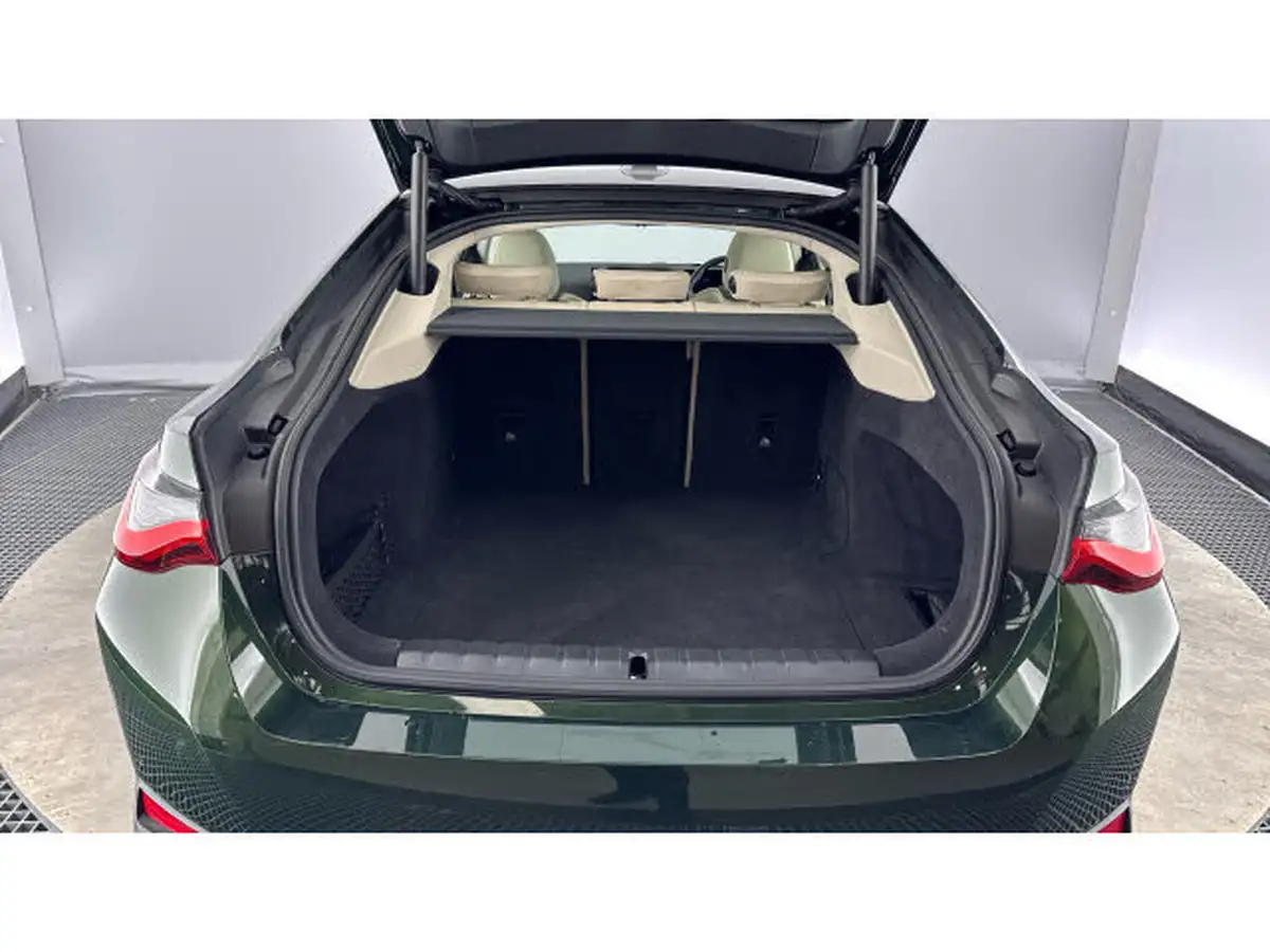 2024-bmw-i4-e-edrive35-sport-big-12