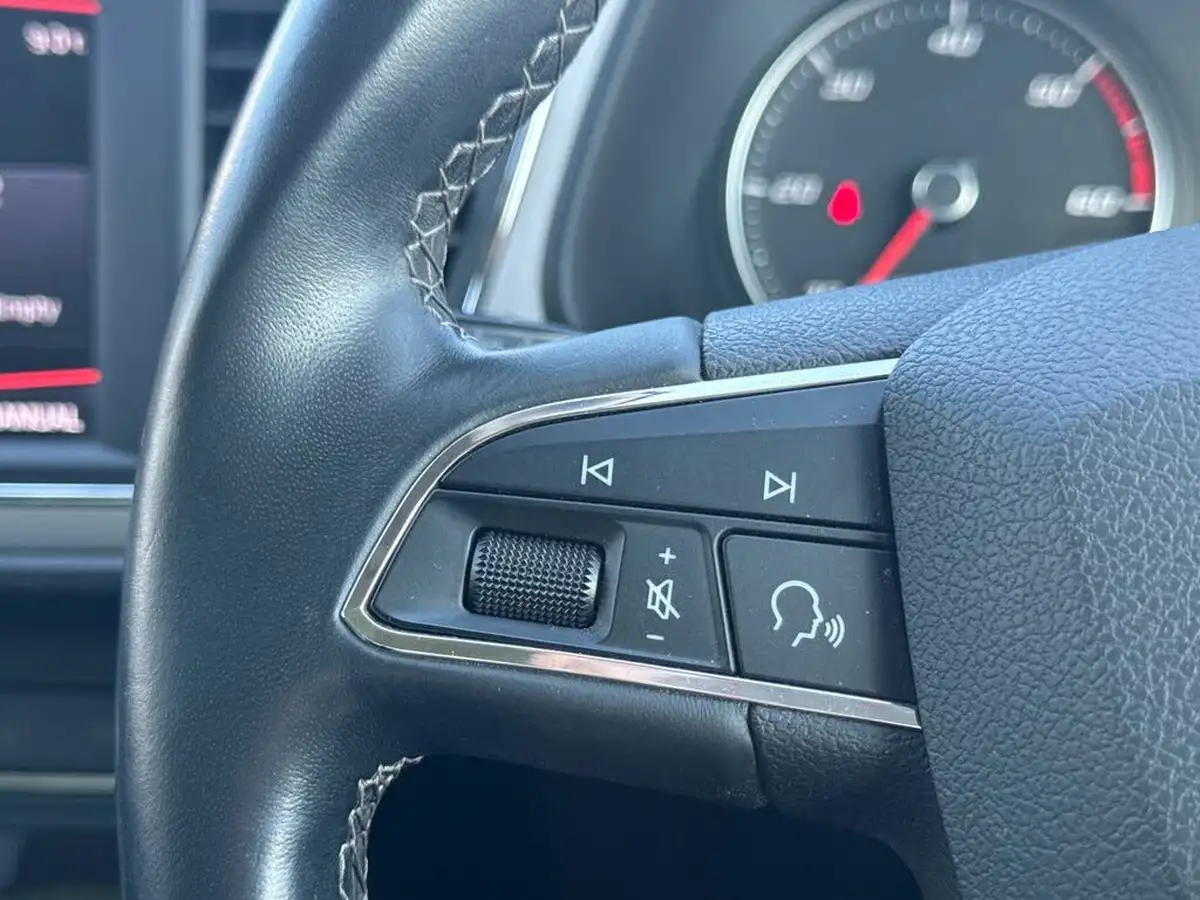 2019-seat-leon-16tdi-se-dynamic-ss-hatchback-dsg-big-15