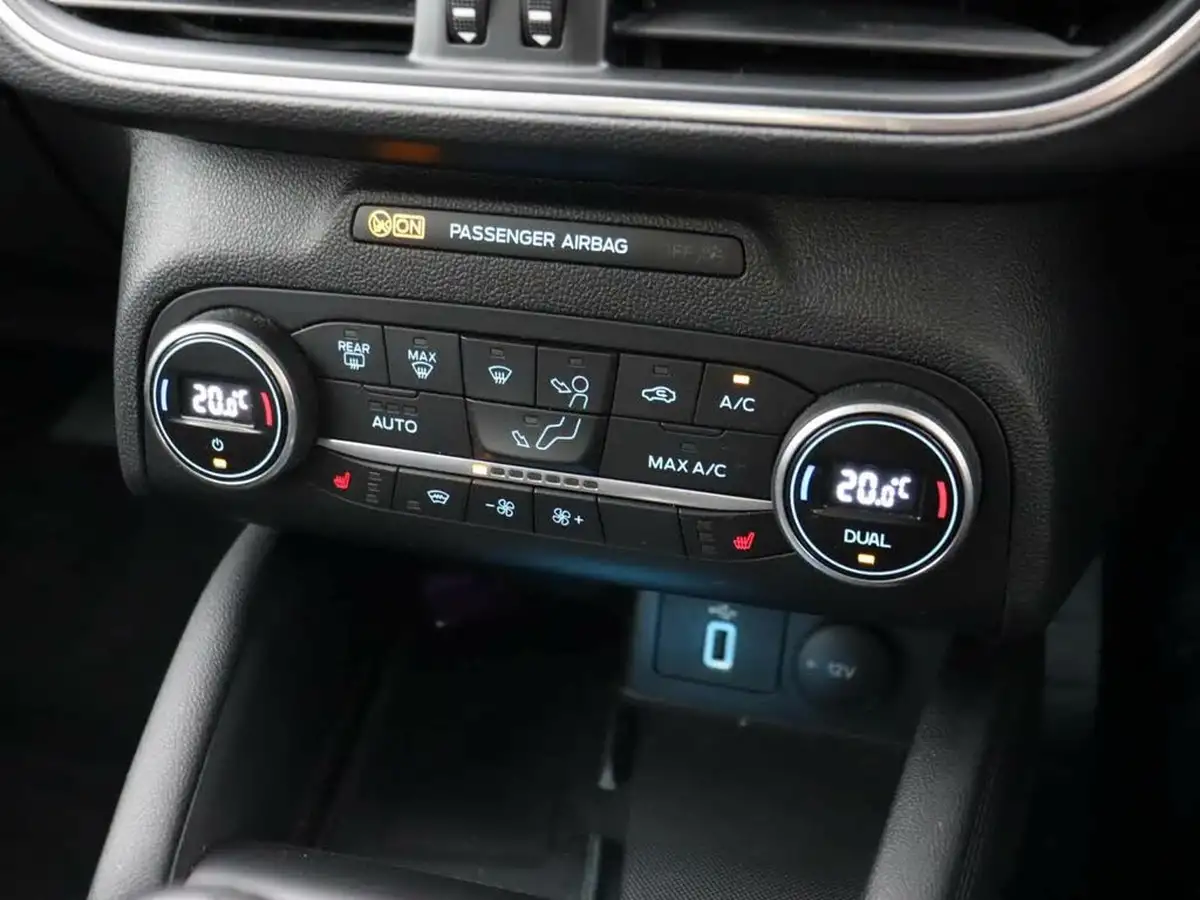 2020-ford-focus-big-18