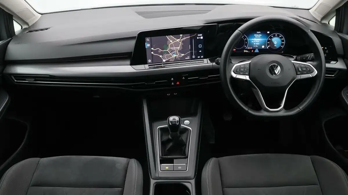 2020-volkswagen-golf-15-tsi-style-130ps-hatchback-big-13