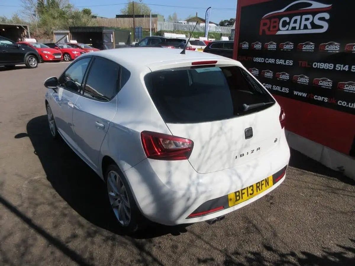 2013-seat-ibiza-12-fr-105-hatchback-5d-big-4
