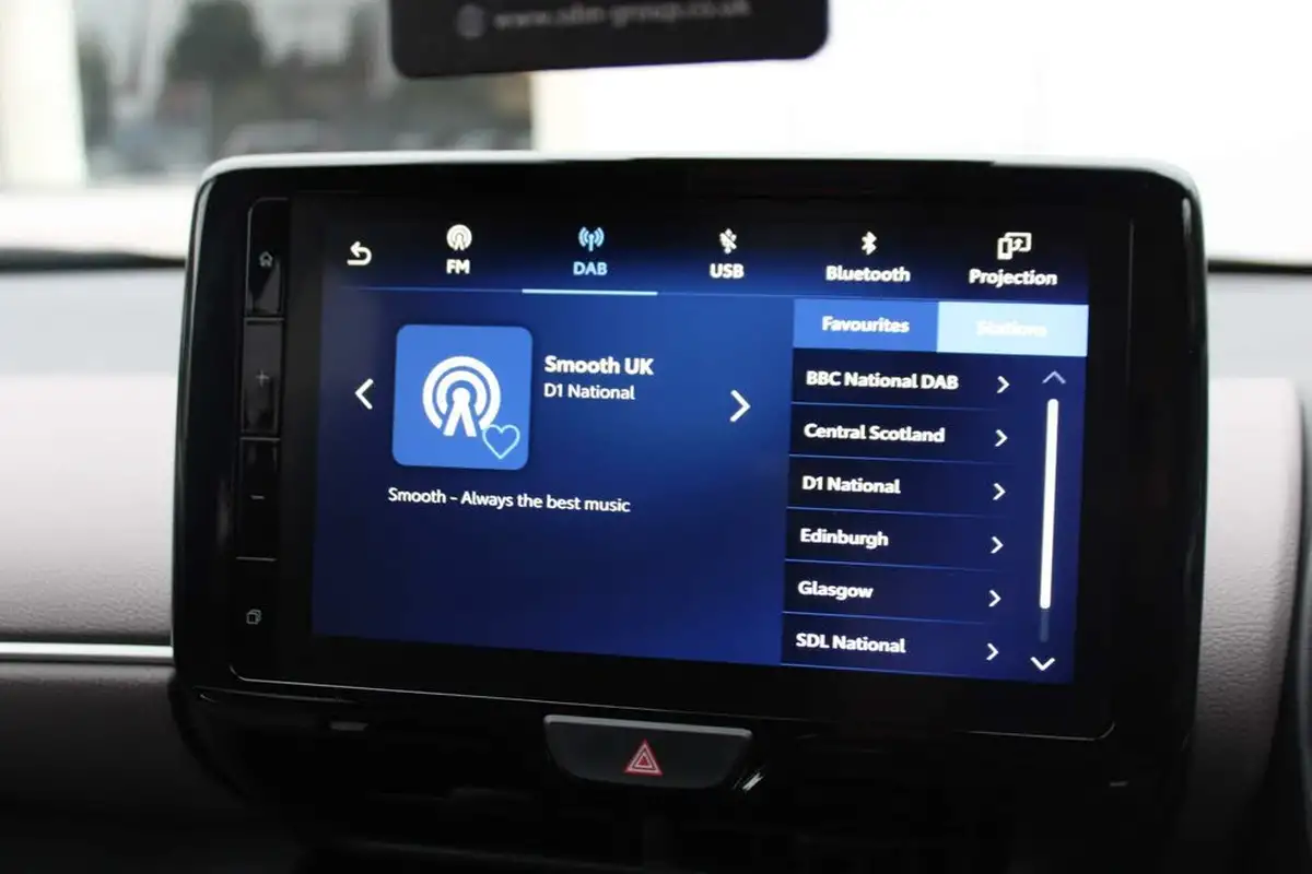 2021-toyota-yaris-cross-15-vvt-i-excel-big-19