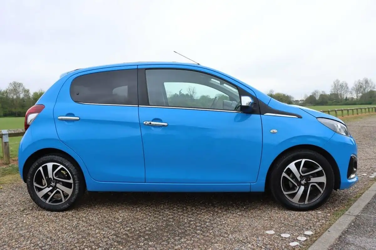 2016-peugeot-108-12-puretech-allure-top-5d-big-4