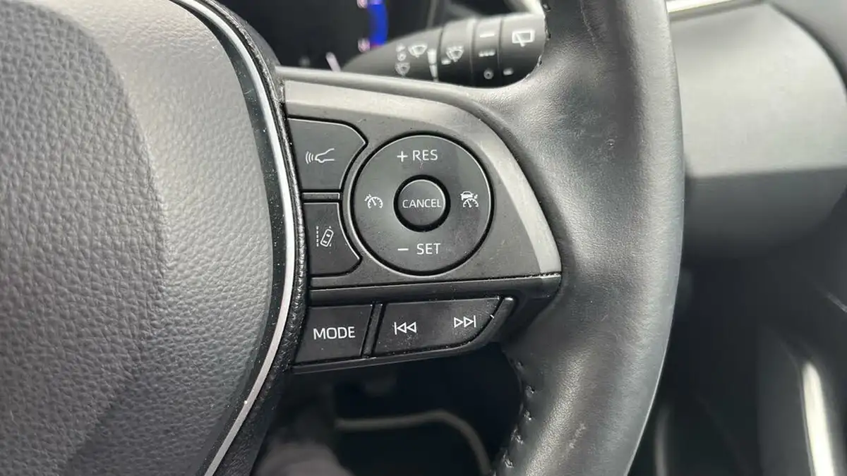 2020-toyota-corolla-18-vvt-i-icon-tech-spare-wheel-touring-sports-5d-big-45