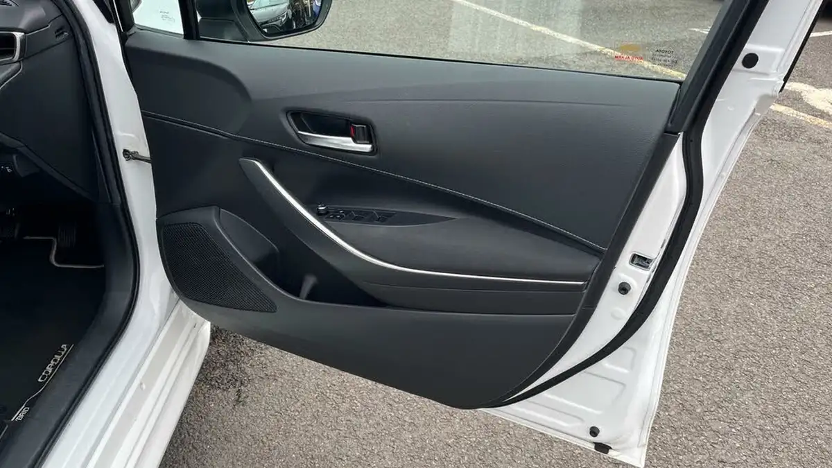 2020-toyota-corolla-18-vvt-i-icon-tech-spare-wheel-touring-sports-5d-big-21