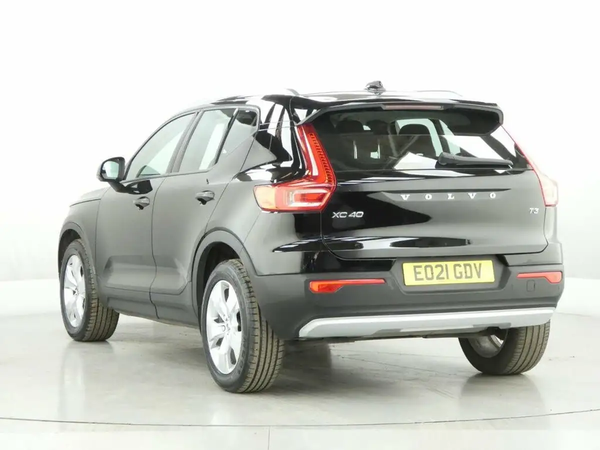 2021-volvo-xc40-15-t3-momentum-161bhp-big-5