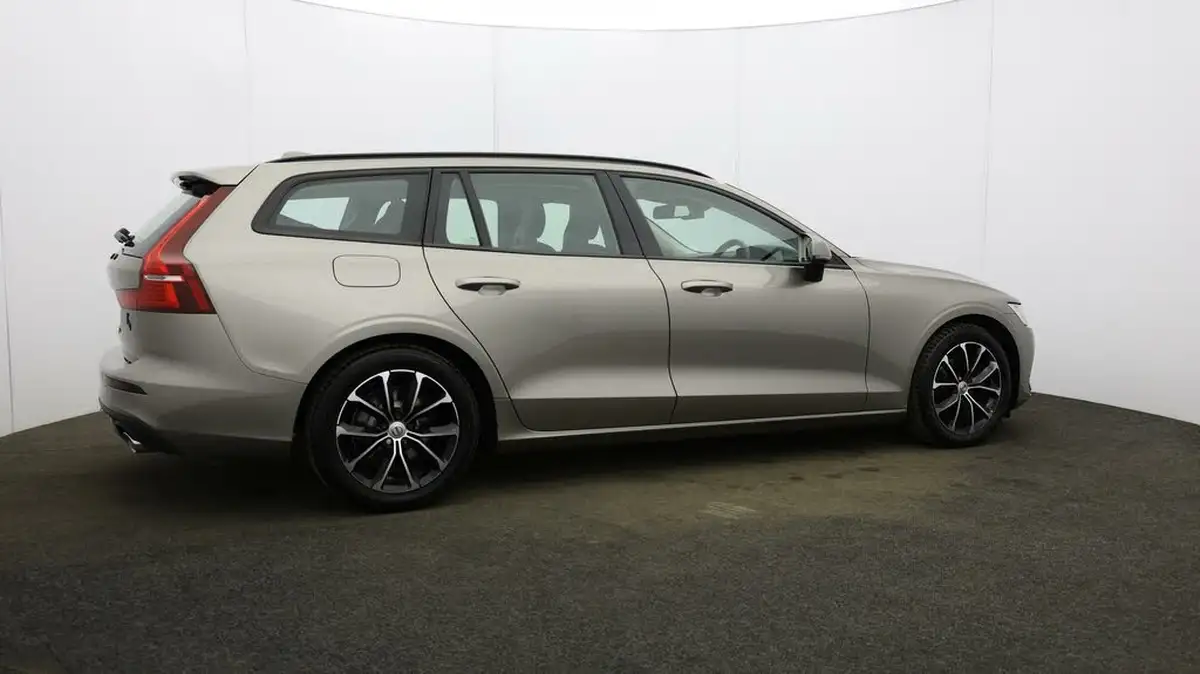 2018-volvo-v60-20td-d3-momentum-geartronic-big-48