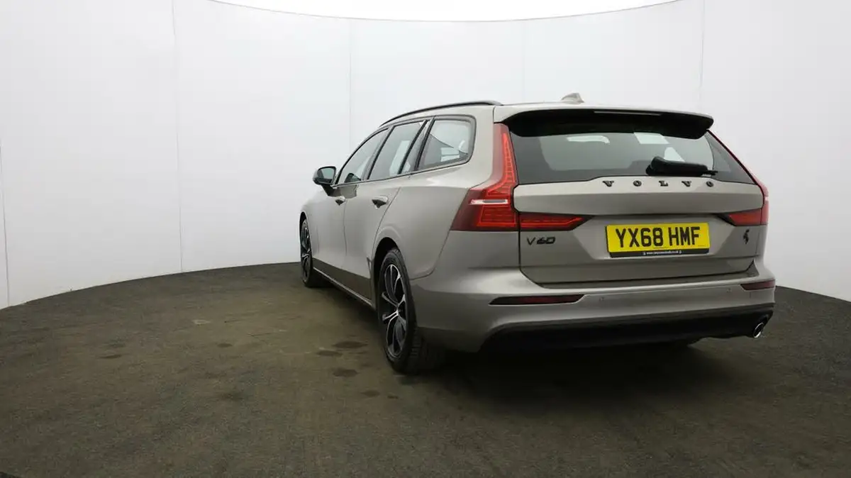 2018-volvo-v60-20td-d3-momentum-geartronic-big-24