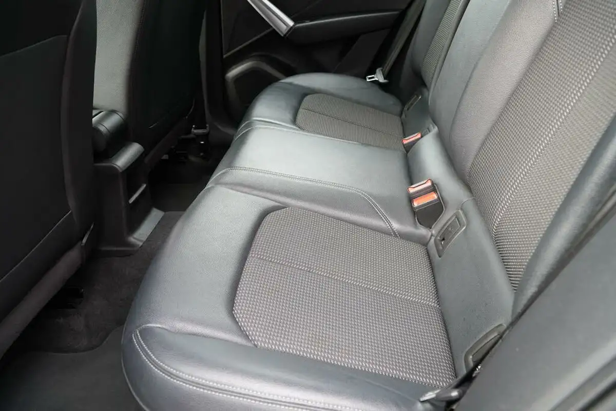 2018-audi-q2-14-tfsi-s-line-big-24