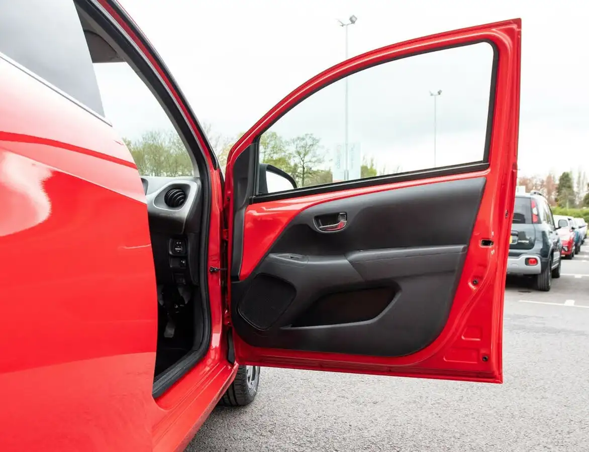 2016-citroen-c1-10-vti-flair-5d-etg-big-13