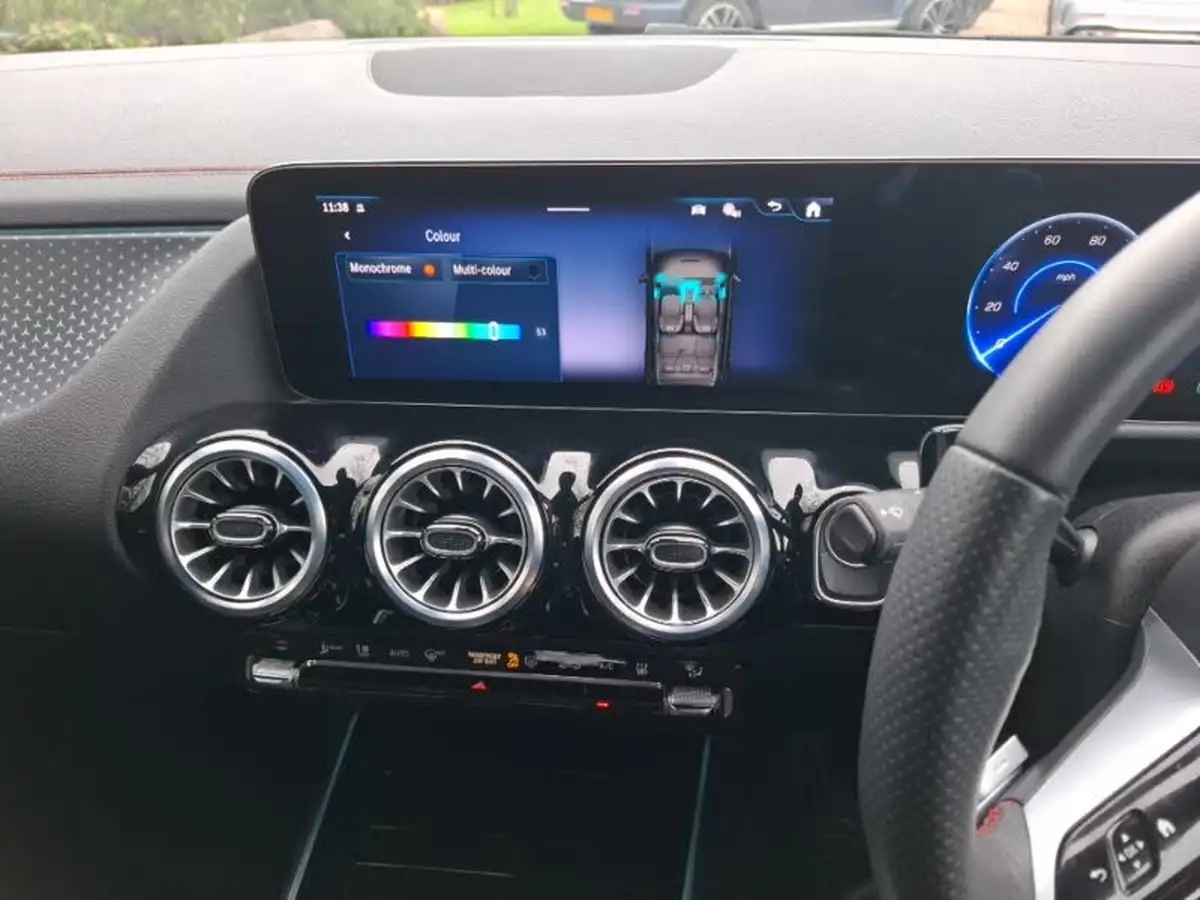 2024-mercedes-benz-eqa-e-eqa-250-amg-line-executive-big-17