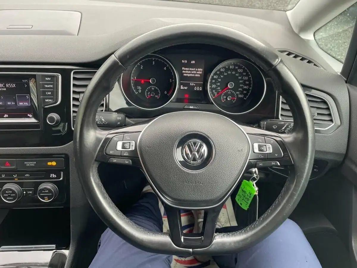 2015-volkswagen-golf-sv-20tdi-gt-cr-bluemotion-tech-big-12