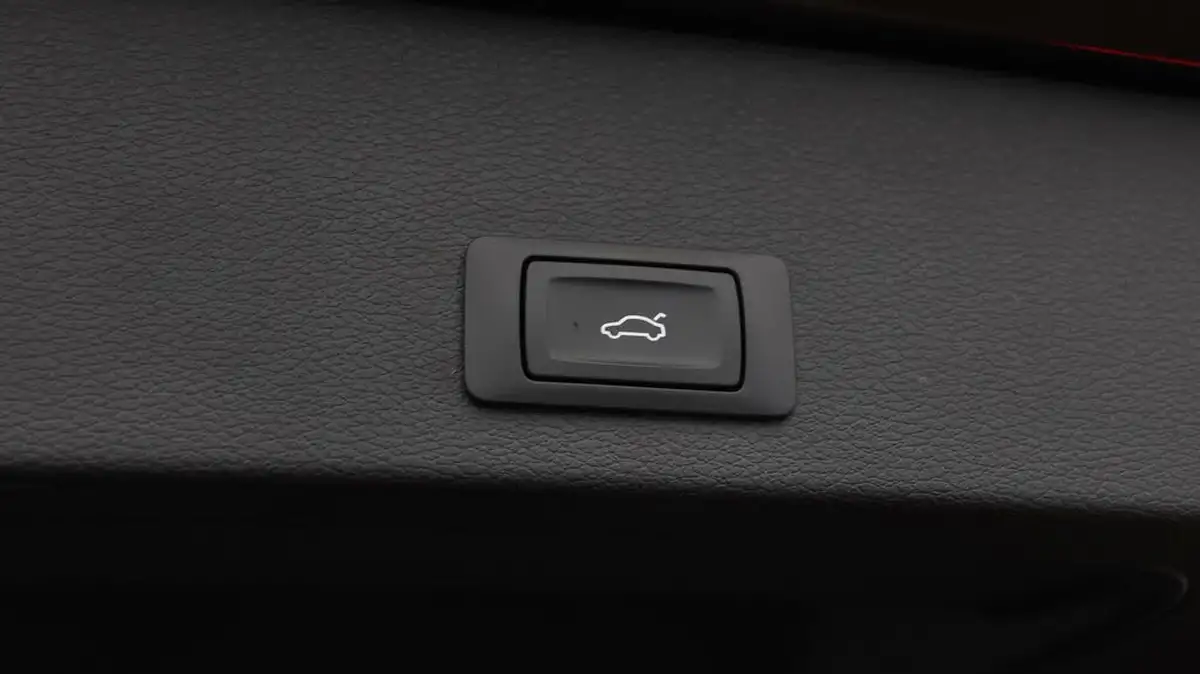 2019-audi-q2-16-30-tdi-s-line-big-21