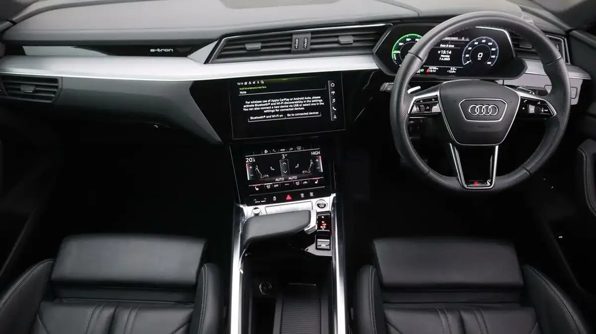 2021-audi-e-tron-55e-s-line-sportback-big-13