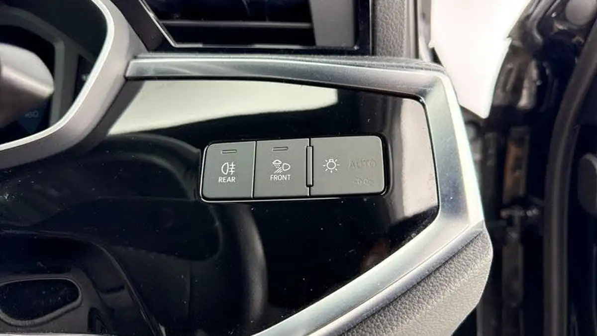 2019-audi-q3-15-35-tfsi-s-line-cod-station-wagon-1498cc-big-19