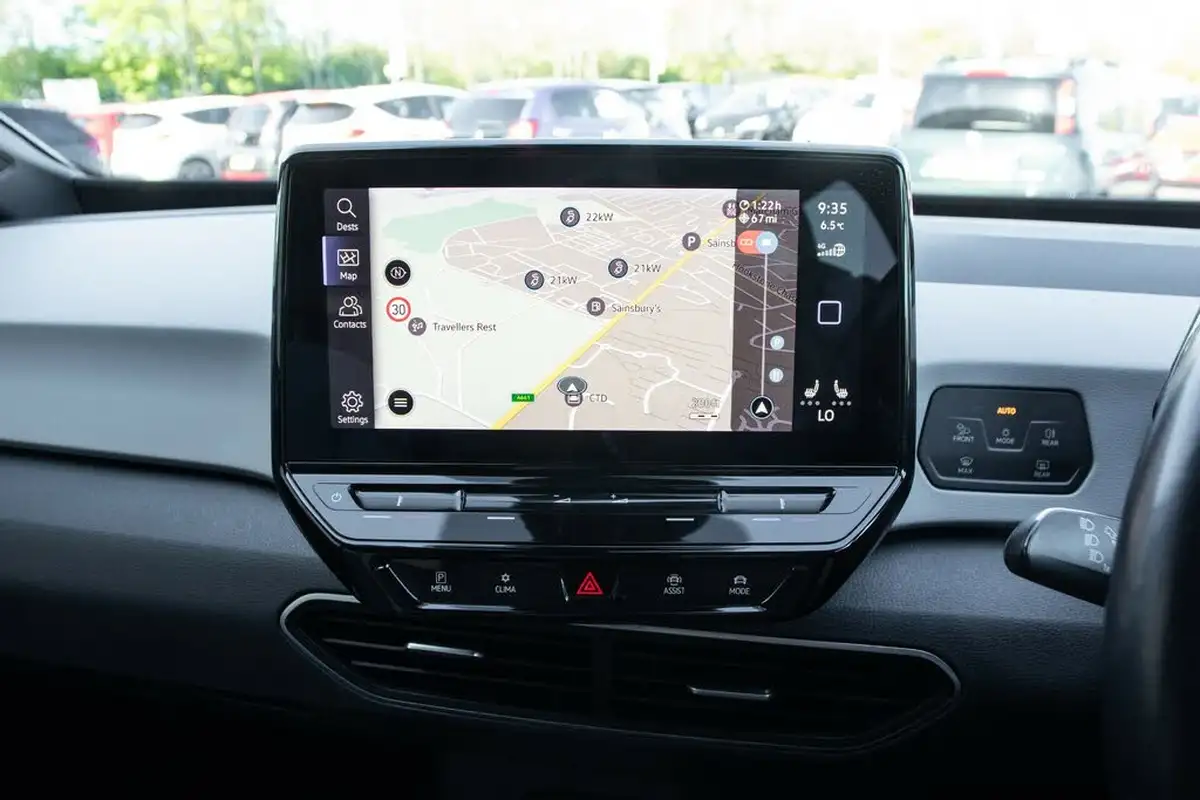 2020-volkswagen-id3-e-business-big-24