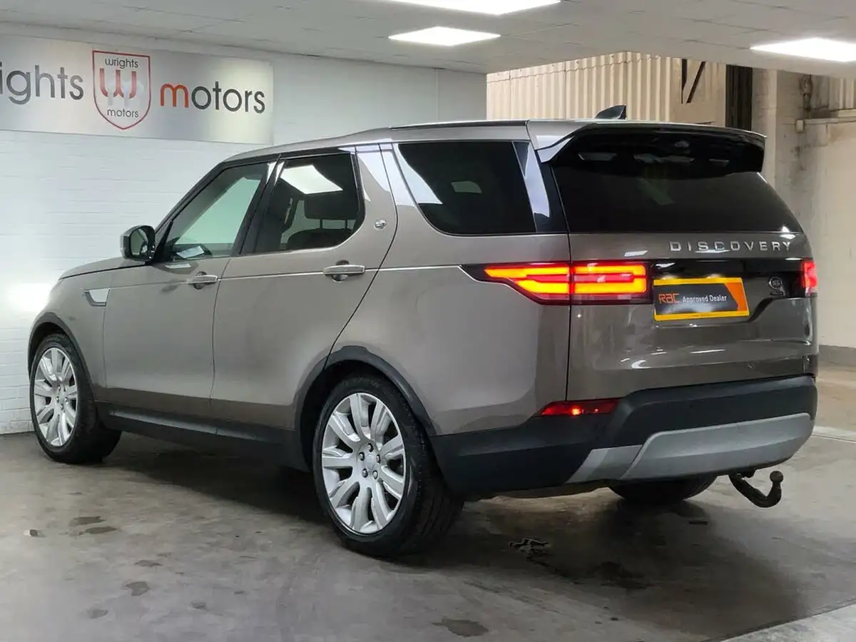 2017-land-rover-discovery-30td6-hse-luxury-big-9