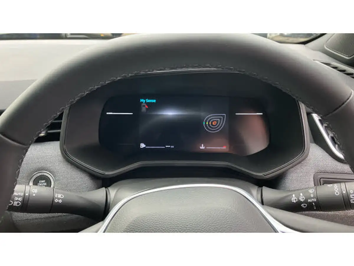 2024-renault-clio-10-tce-techno-big-17