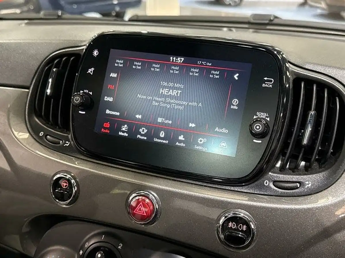 2022-fiat-500-10-dolcevita-big-20
