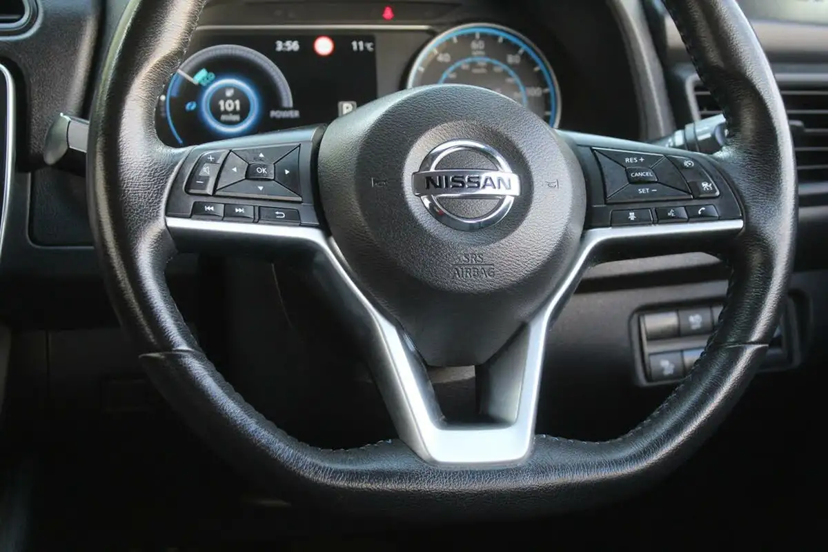 2021-nissan-leaf-e-acenta-big-13