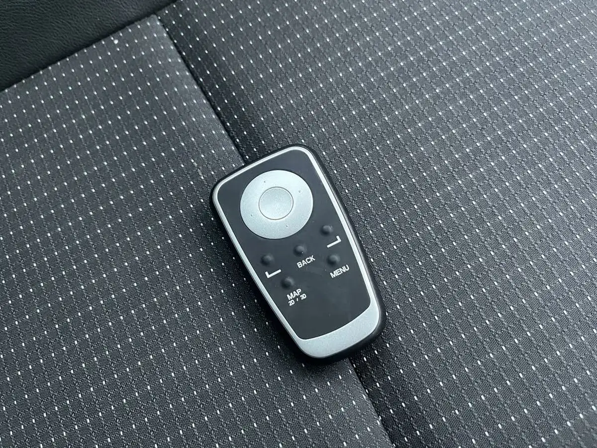 2011-renault-scenic-16-dynamique-tom-tom-big-34
