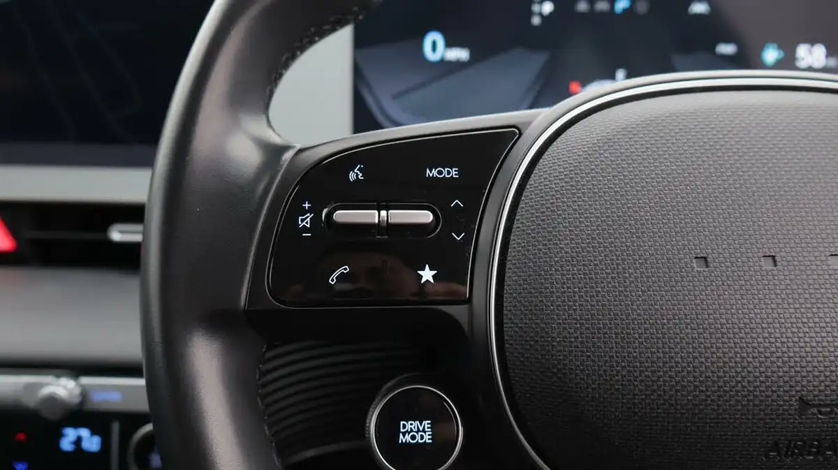 2022-hyundai-ioniq-5-e-se-connect-big-23