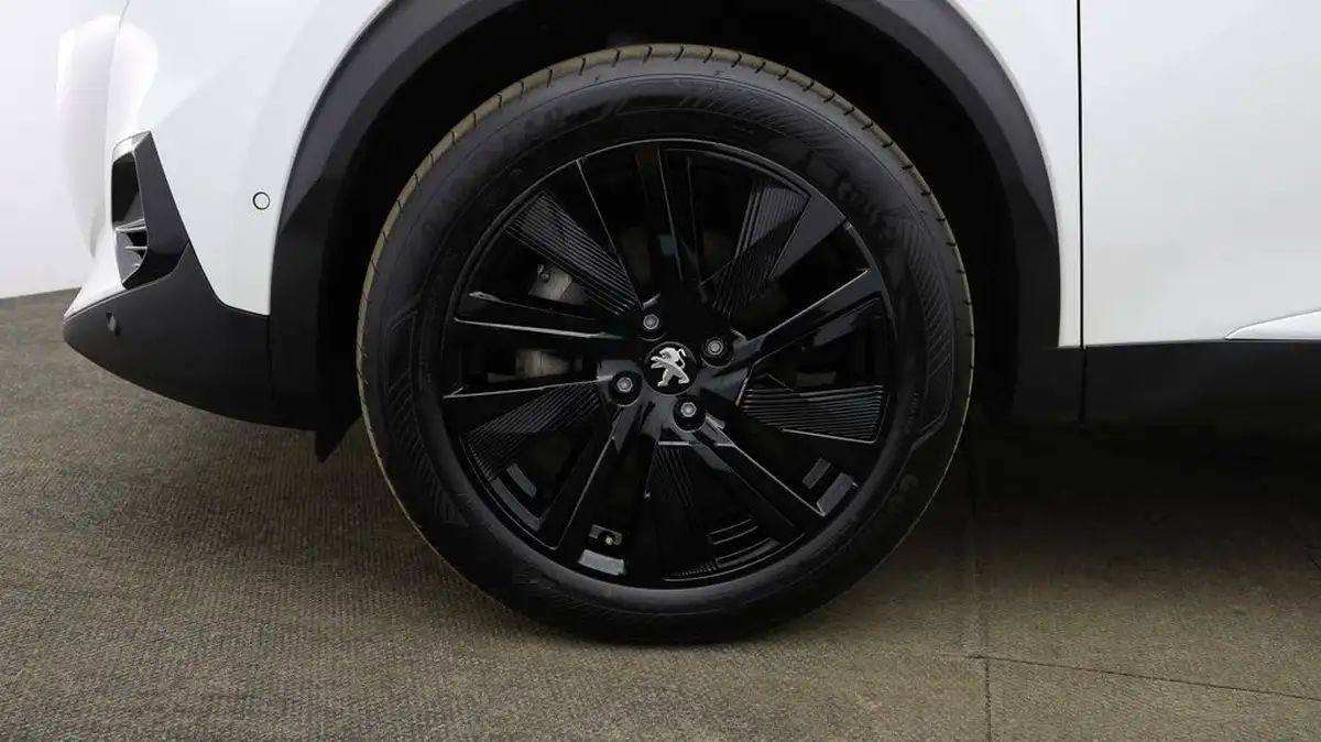 2022-peugeot-2008-suv-e-gt-premium-big-17