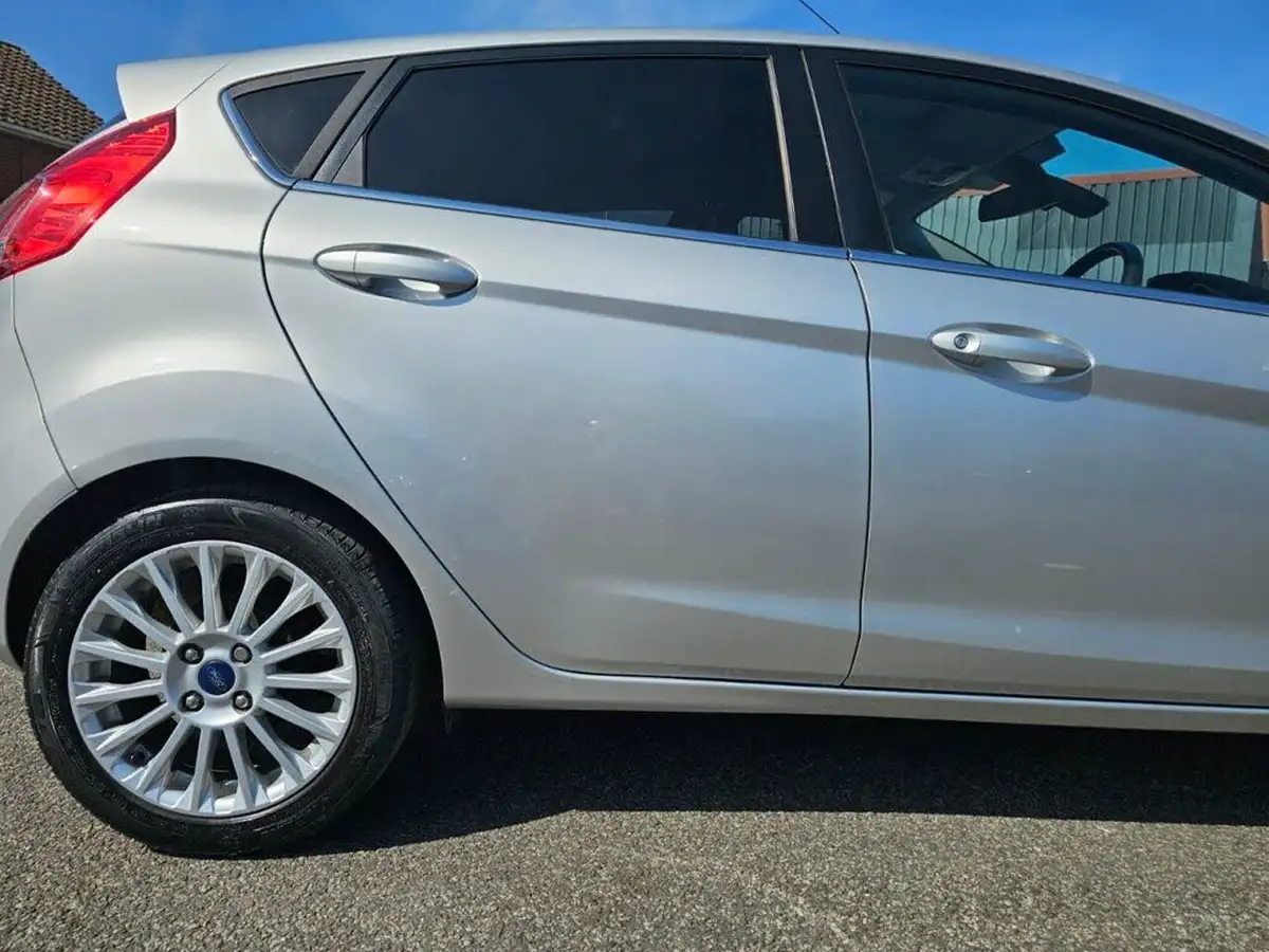 2013-ford-fiesta-10-titanium-100ps-ecoboost-ss-5d-big-34