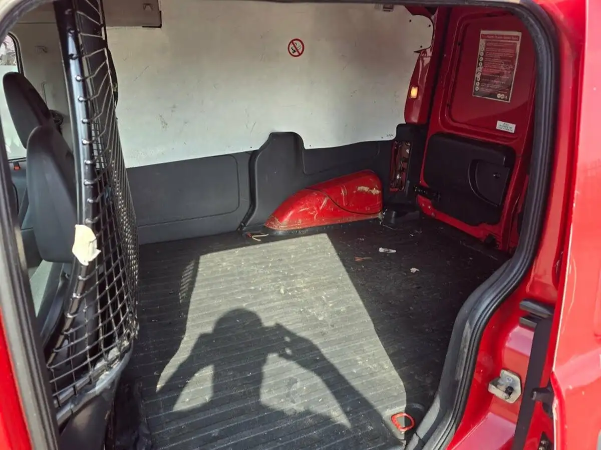 2010-vauxhall-combo-13td-1700-panel-big-9