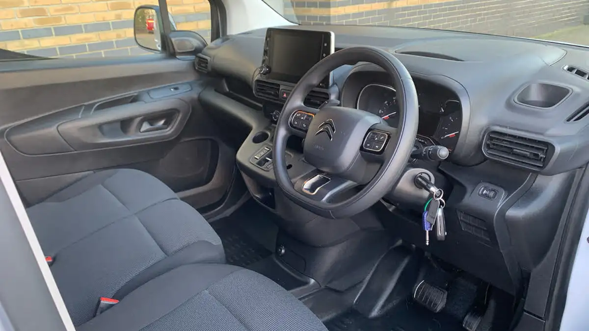 2024-citroen-berlingo-15-bluehdi-1000-driver-edition-130pseu6d-eat8-big-10