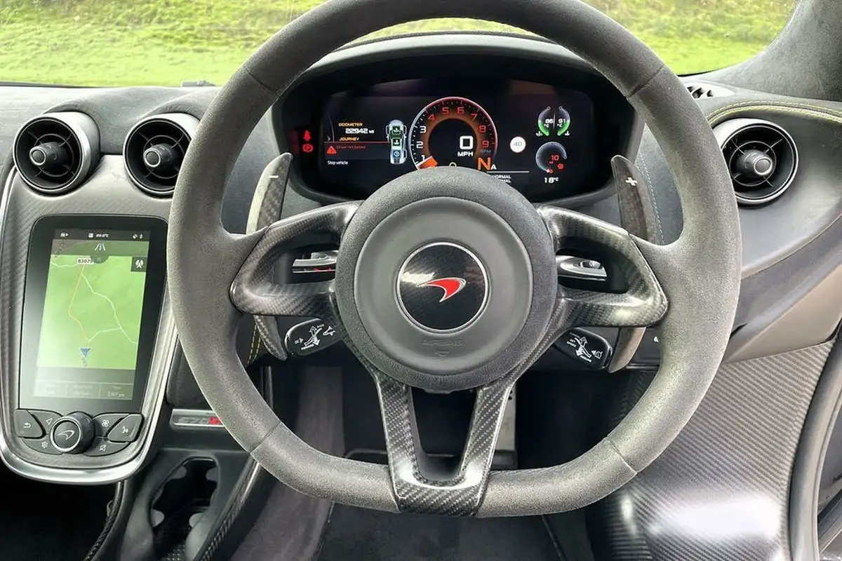 2018-mclaren-570s-38-coupe-big-31