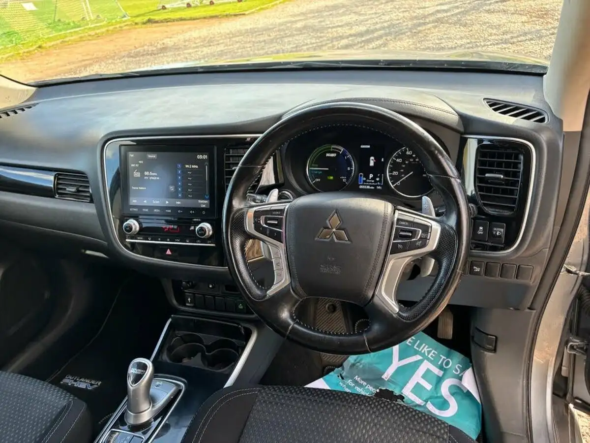 2021-mitsubishi-outlander-24-design-phev-big-14