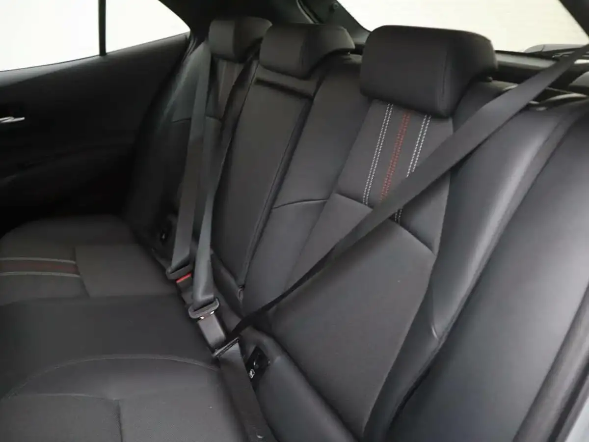 2023-toyota-corolla-20-vvt-i-gr-sport-193bhp-hatchback-big-9