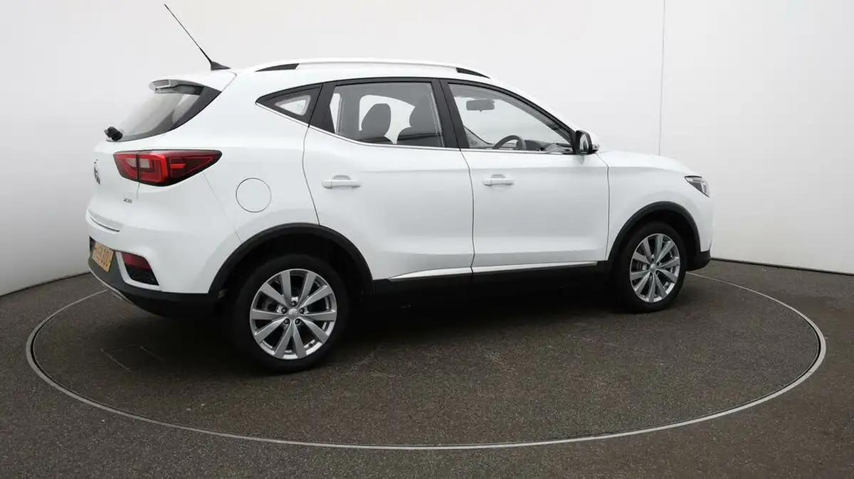 2019-mg-zs-suv-15-vti-tech-excite-106ps-big-43