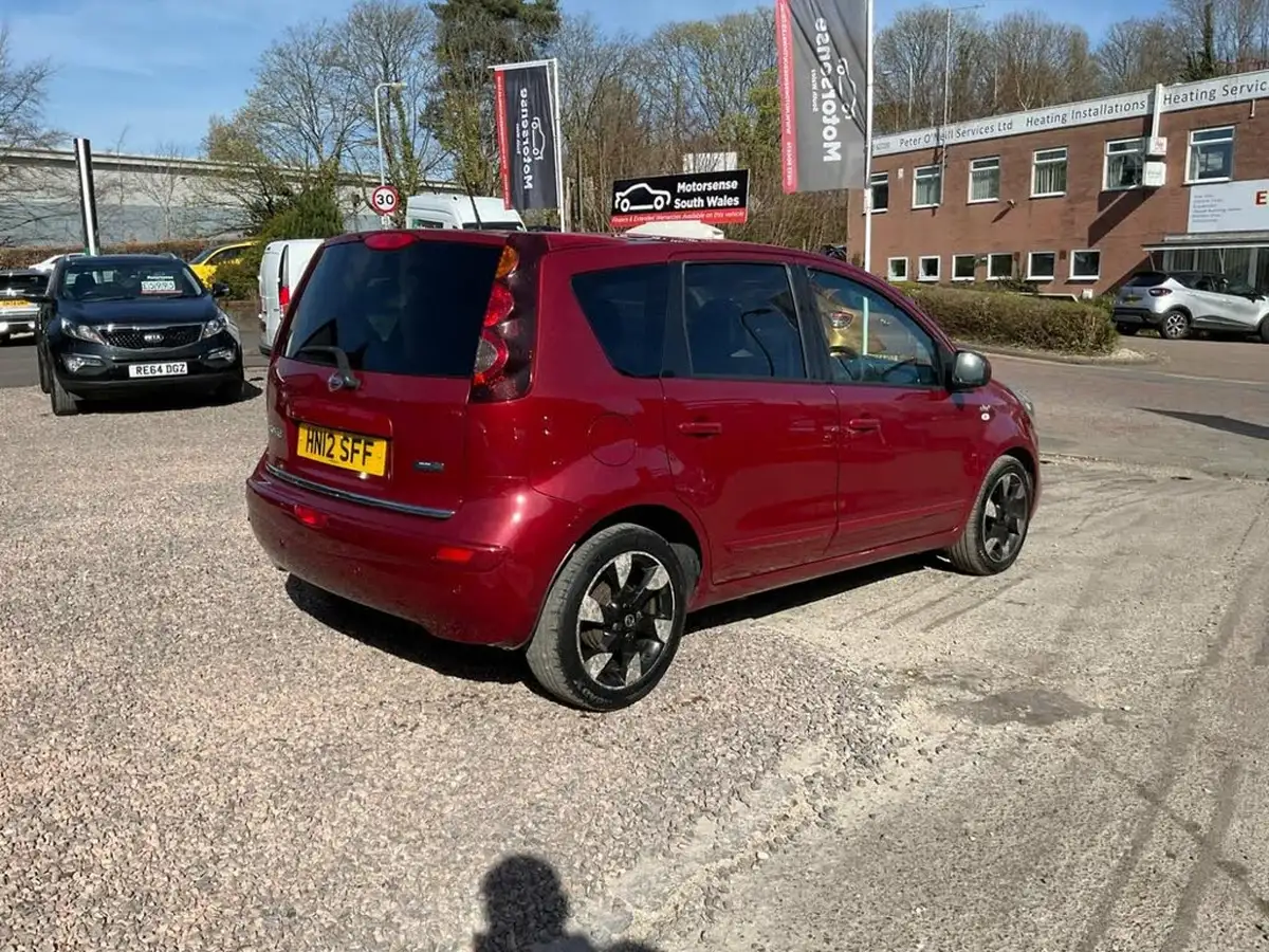 2012-nissan-note-15td-n-tec-big-66