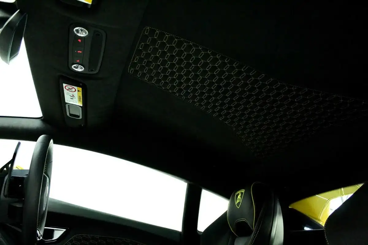 2023-lamborghini-huracan-52-tecnica-big-21